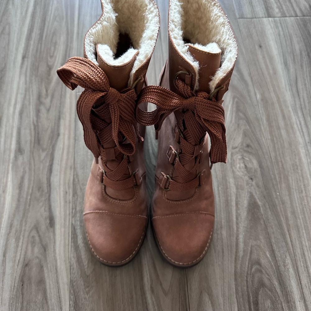 Universal Thread Tan Lace-Up Boots with Cozy Lining